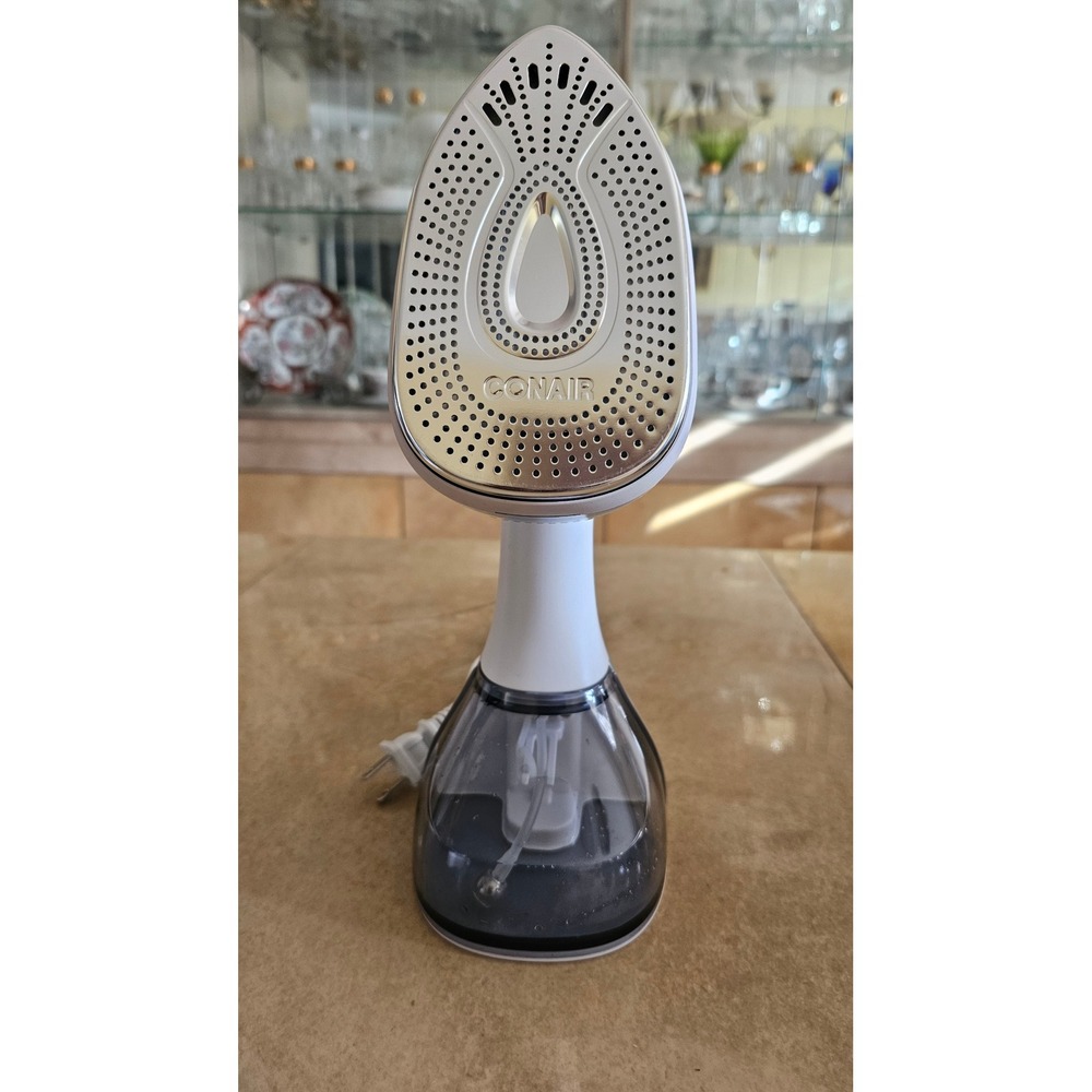 CONAIR GS408CTXC Compact Handheld Garment Steamer Travel Friendly Works great